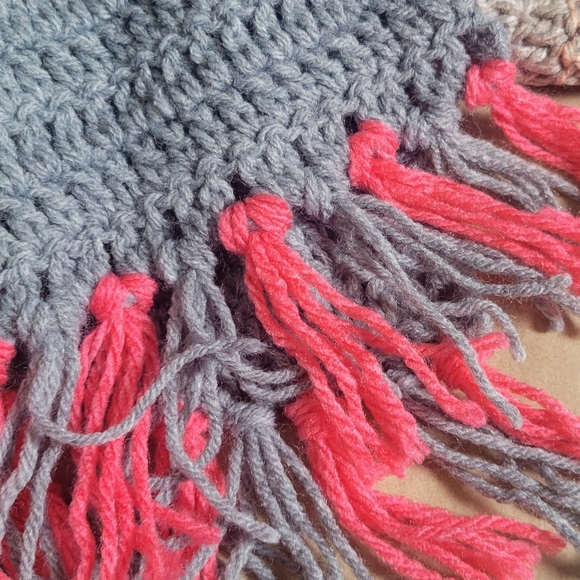 Crochet scarf - Picture 2 of 4